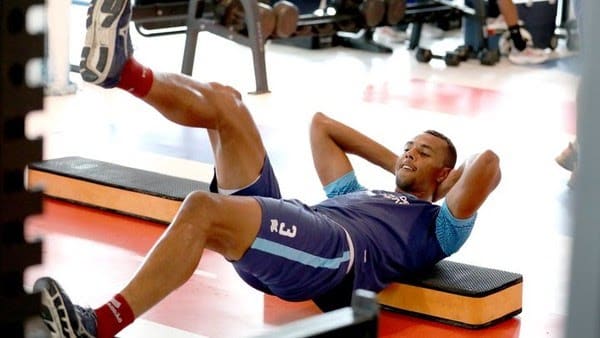 Caio Vidal treina normalmente no Bahia; zagueiro inicia transi&ccedil;&atilde;o