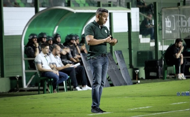 Jair Ventura lamenta segunda derrota do Goi&aacute;s