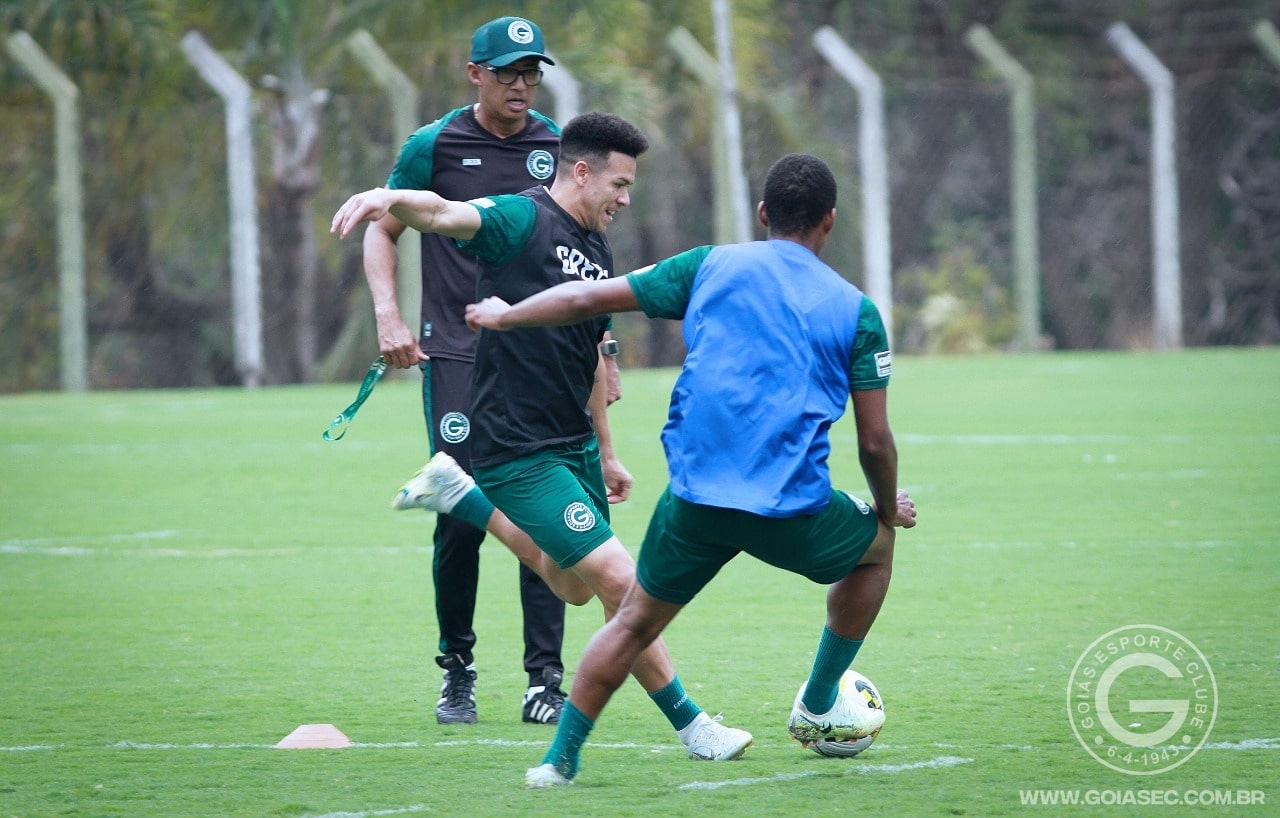 Goi&aacute;s em prepara&ccedil;&atilde;o para encarar o Corinthians