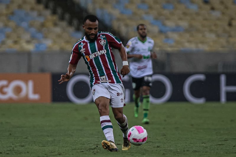 Samuel Xavier afirma que não houve relaxamento no Fluminense