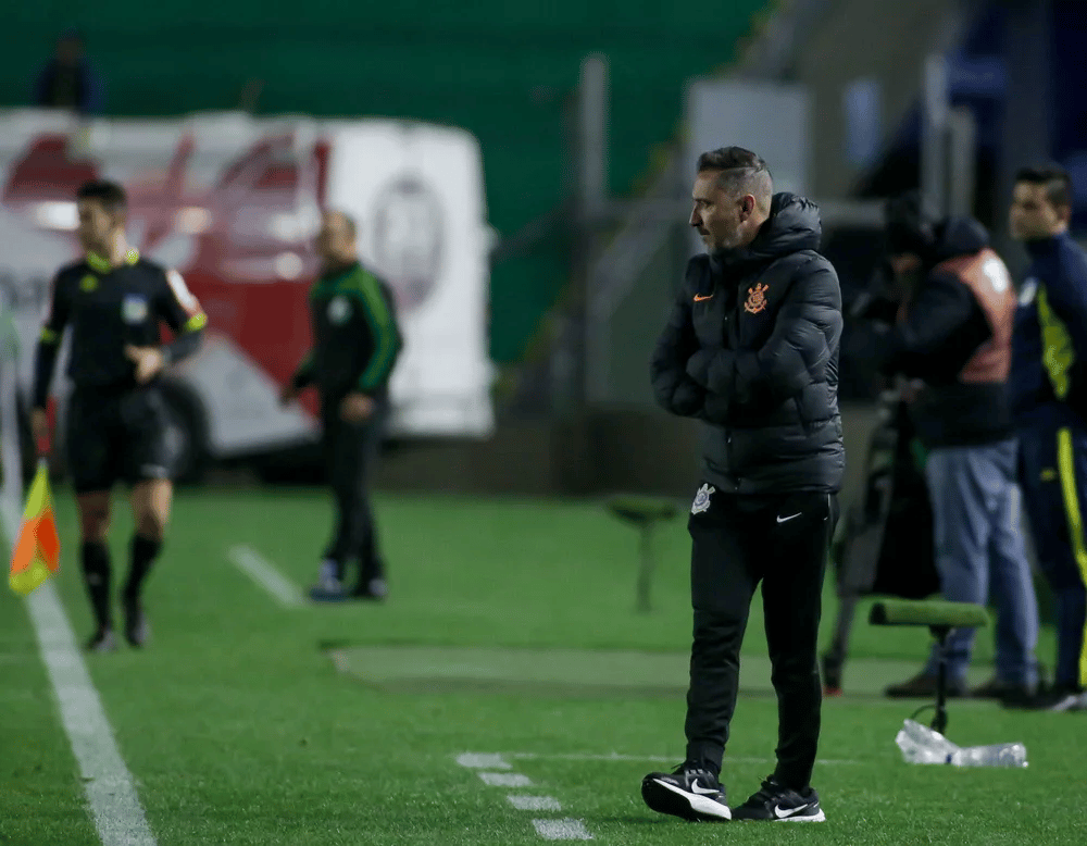 Vítor Pereira critica partida do Corinthians