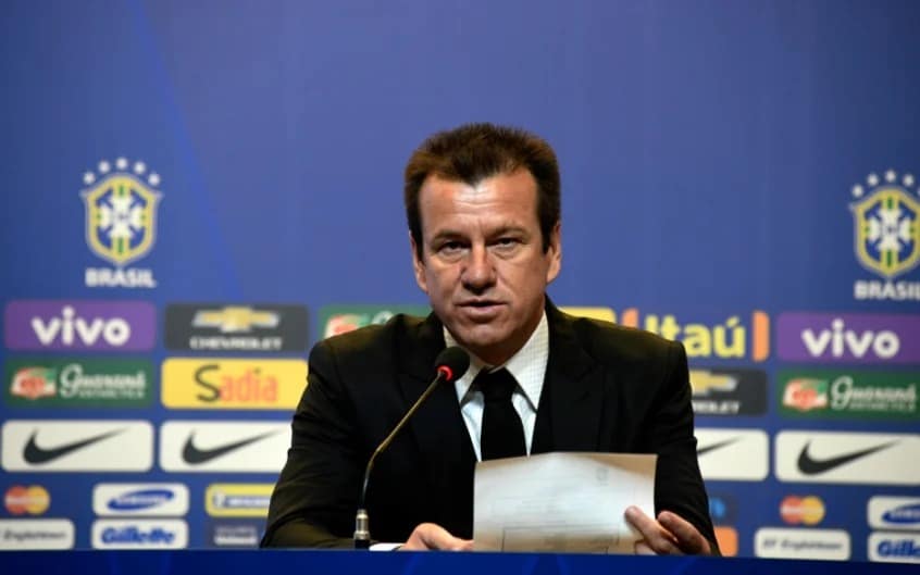 Quem era o t&eacute;cnico da Sele&ccedil;&atilde;o Brasileira antes do Tite na Copa do Mundo?