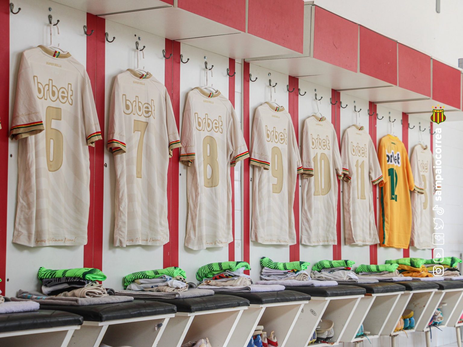 Sampaio Corr&ecirc;a apresenta nova camisa na S&eacute;rie B