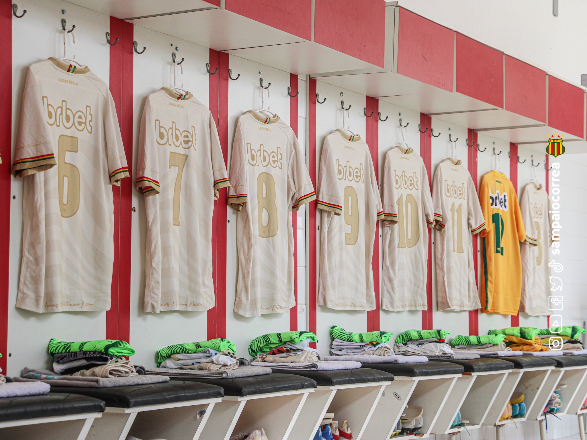 Sampaio Corr&ecirc;a apresenta nova camisa na S&eacute;rie B