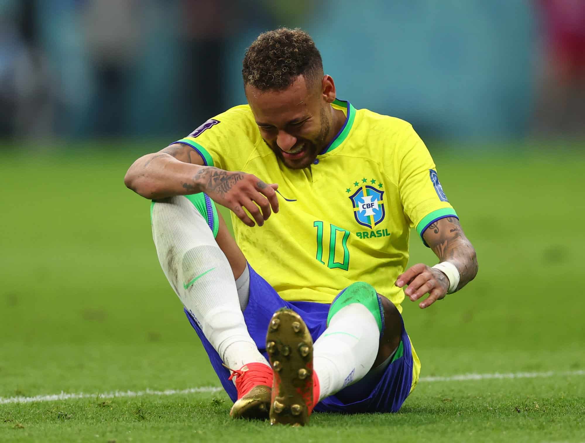 Neymar se pronuncia ap&oacute;s les&atilde;o: &ldquo;Momentos mais dif&iacute;ceis da minha carreira&rdquo;