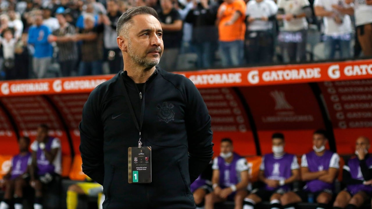 V&iacute;tor Pereira se declara em despedida