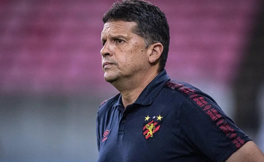 Sport toma decis&atilde;o sobre perman&ecirc;ncia de Claudinei Oliveira