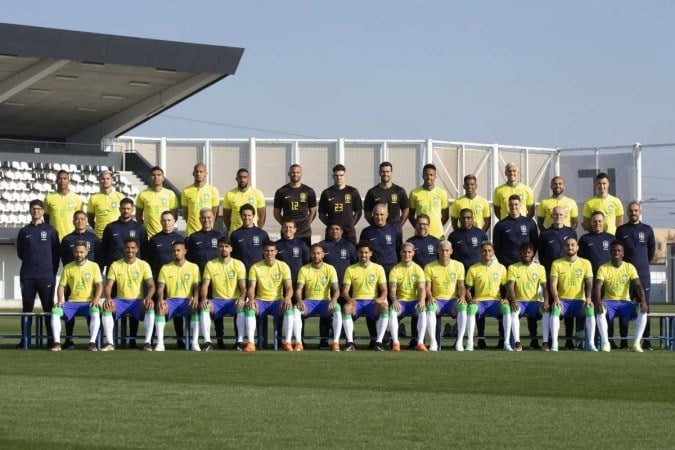 FIFA divulga os uniformes do Brasil na fase de grupos da Copa