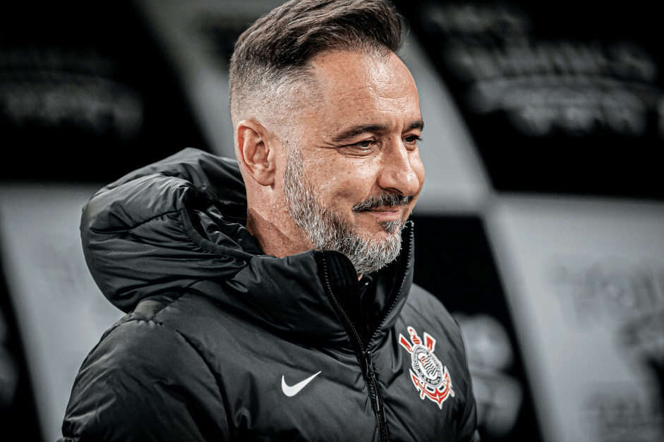 V&iacute;tor Pereira explica reserva de Guedes