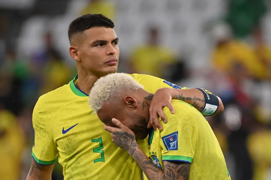 Thiago Silva fala pela primeira vez ap&oacute;s elimina&ccedil;&atilde;o do Brasil na Copa