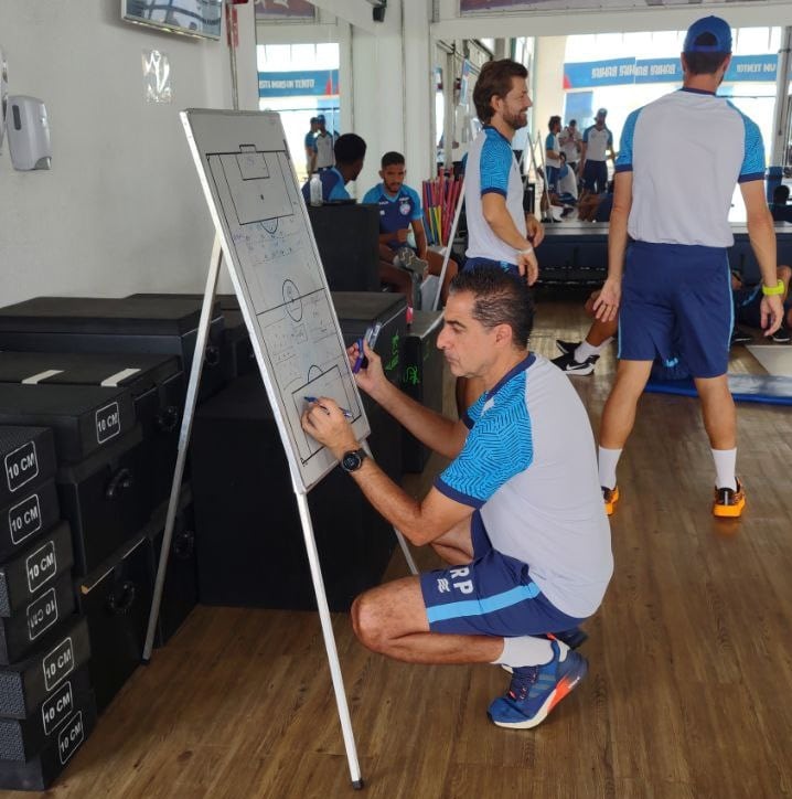 Goleiro de Copa e meio-campista do City devem ser os pr&oacute;ximos refor&ccedil;os do Bahia