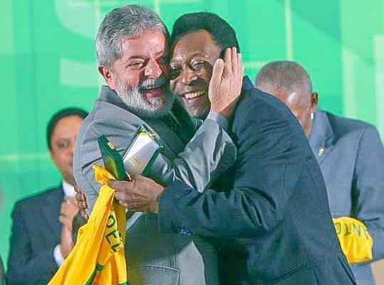 Presidente eleito Lula lamenta perda de Pel&eacute;
