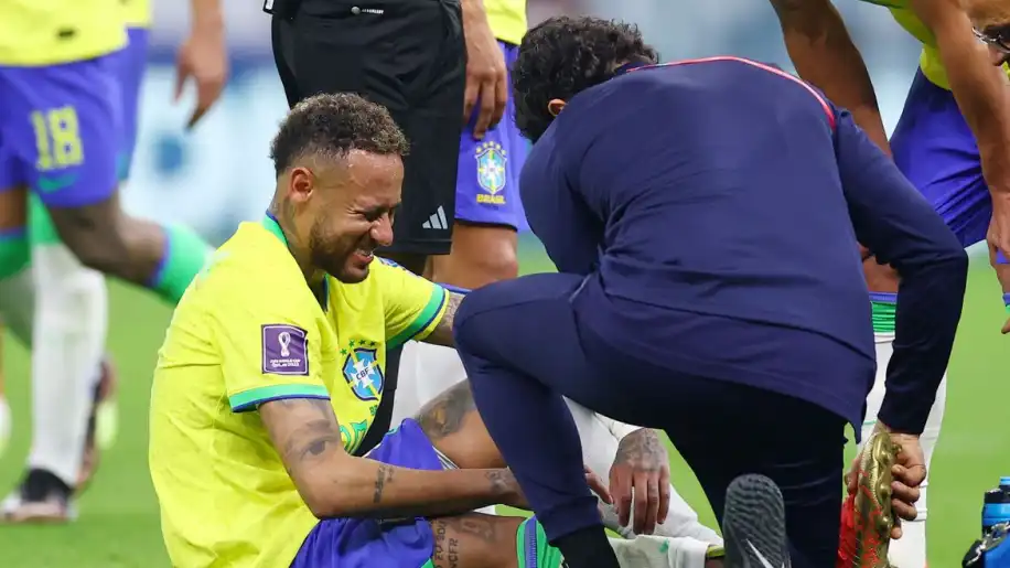 Neymar &eacute; d&uacute;vida para as oitavas de final