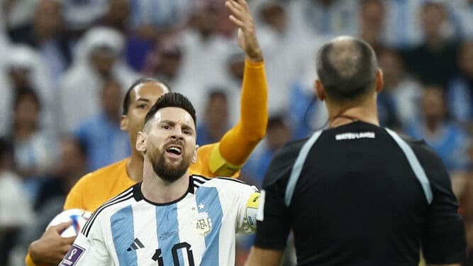 Messi faz duras cr&iacute;ticas a Mateu Lahoz: &ldquo;&Eacute; o pior &aacute;rbitro do Mundial&rdquo;