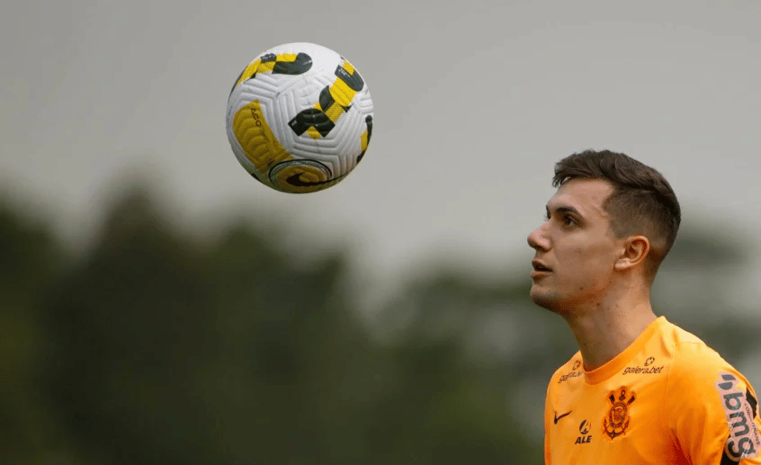 Corinthians se aproxima de Matheus Bidu para substituir lateral