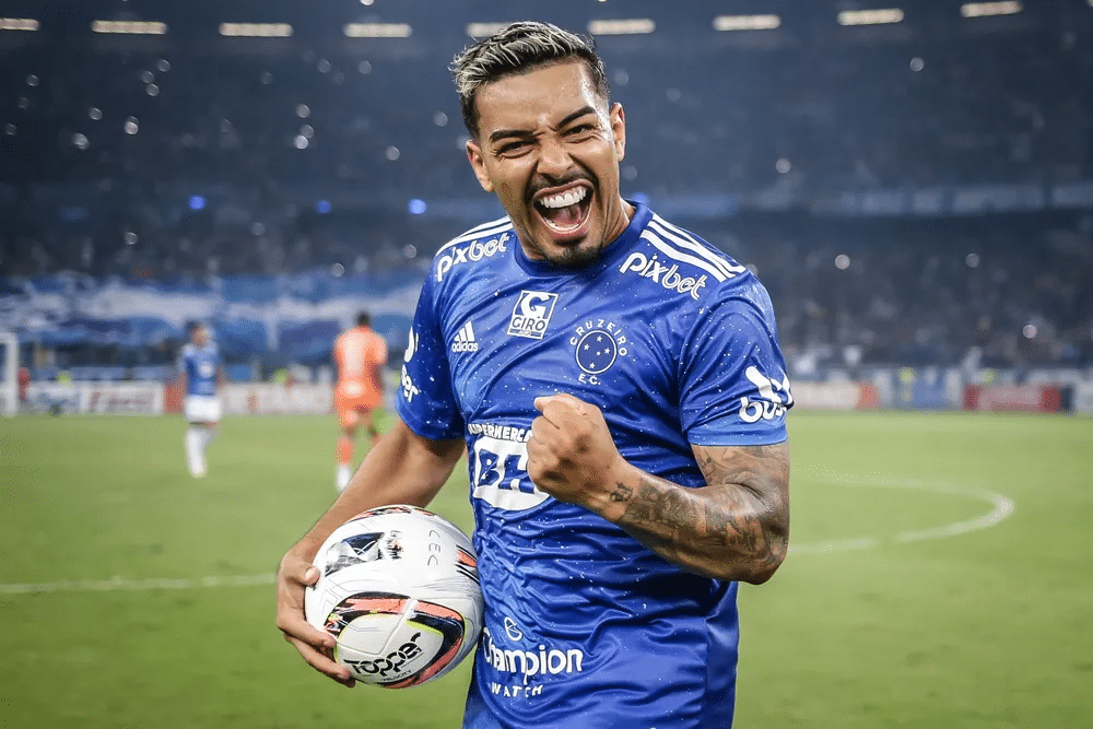 Corinthians se aproxima de Matheus Bidu para substituir lateral