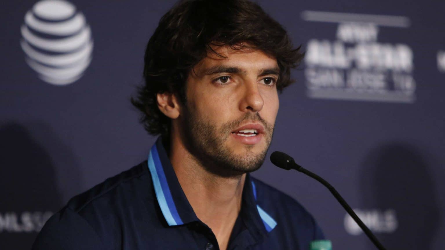 Kak&aacute; entra em pol&ecirc;mica com torcedores brasileiros: &ldquo;N&atilde;o torcem para a Sele&ccedil;&atilde;o&rdquo;