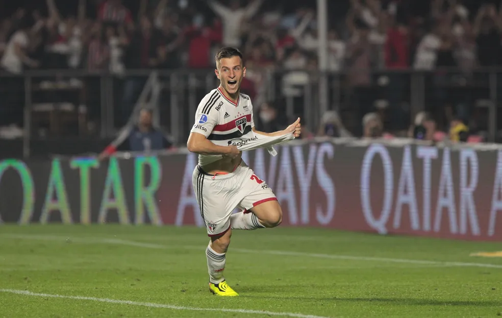Galoppo comemora gol marcado que deu vaga na final da Sudamericana (Foto: Rubens Chiri / saopaulofc.net)