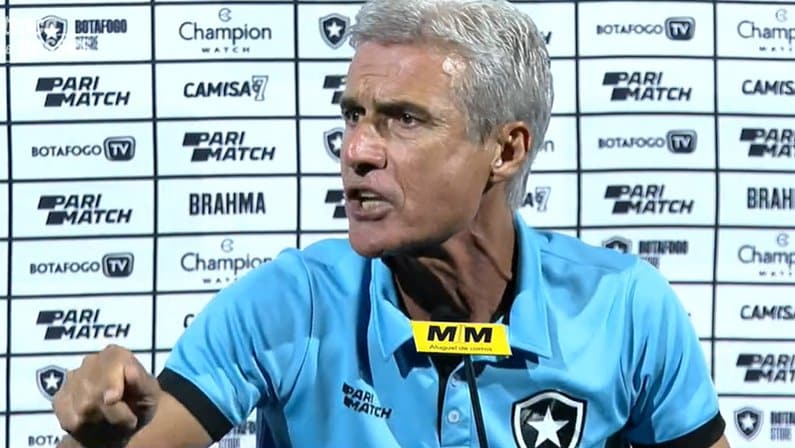 T&eacute;cnico do Botafogo se revolta com escolta a &aacute;rbitro: &ldquo;N&atilde;o somos selvagens&rdquo;