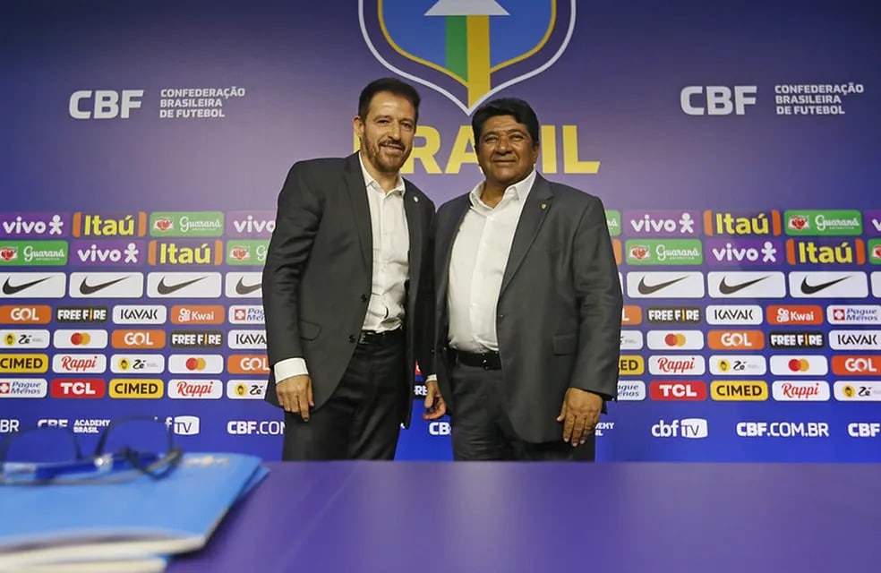 Ramon e Ednaldo na coletiva de convoca&ccedil;&atilde;o para o amistoso (imagem: reprodu&ccedil;&atilde;o)