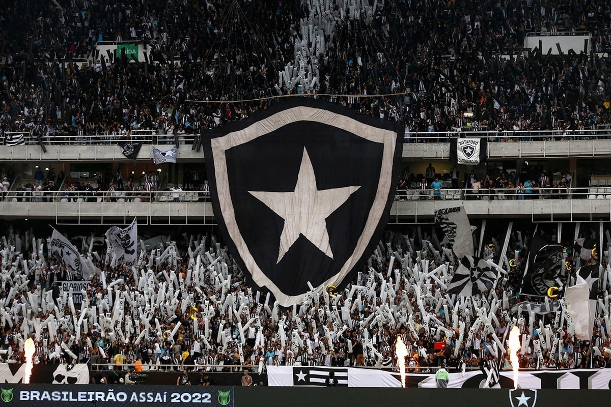 Ex-diretor do Botafogo entra na justi&ccedil;a contra o clube e a sua SAF