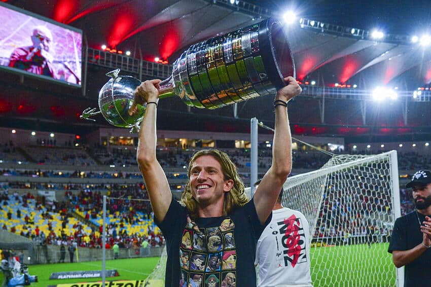 Filipe Luís fala sobre mudança de posição no Flamengo: “Principal objetivo é brigar pela titularidade”
