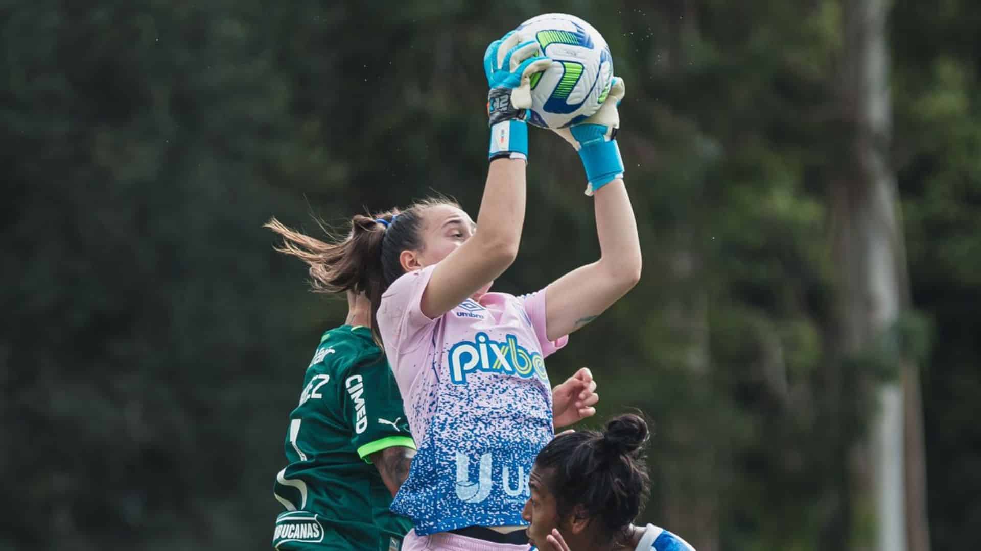 Protagonista do empate com o Palmeiras, Bia Nicoleti abre o jogo sobre a prepara&ccedil;&atilde;o do Ava&iacute;/Kindermann