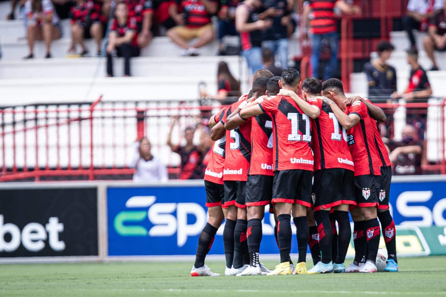 Nova contrata&ccedil;&atilde;o do Atl&eacute;tico-GO treina no CT da equipe