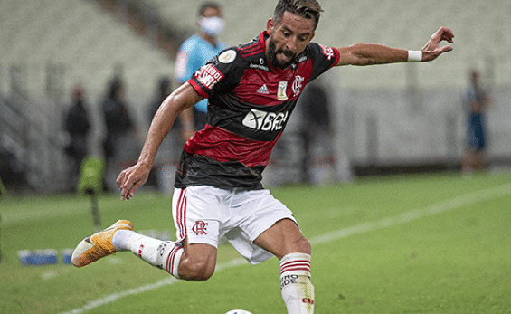 Ex-lateral do Flamengo e da seleção chilena comenta má fase na carreira