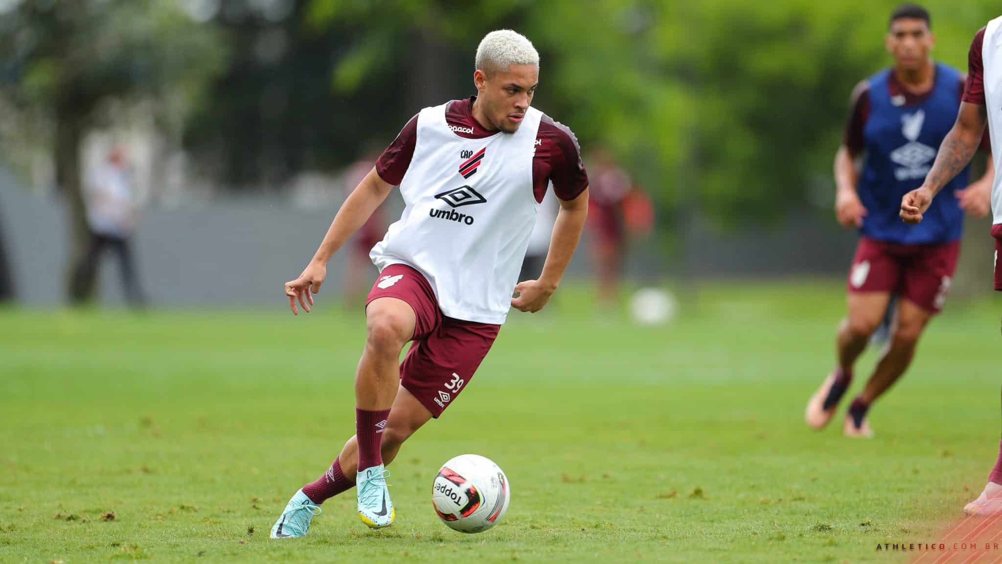 Passo importante na negocia&ccedil;&atilde;o envolvendo Vitor Roque e Barcelona