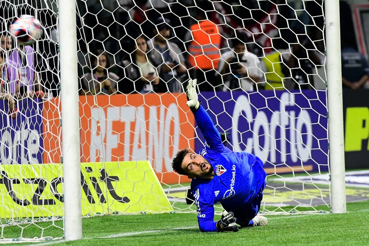 Goleiro do S&atilde;o Paulo lamenta elimina&ccedil;&atilde;o no Paulist&atilde;o