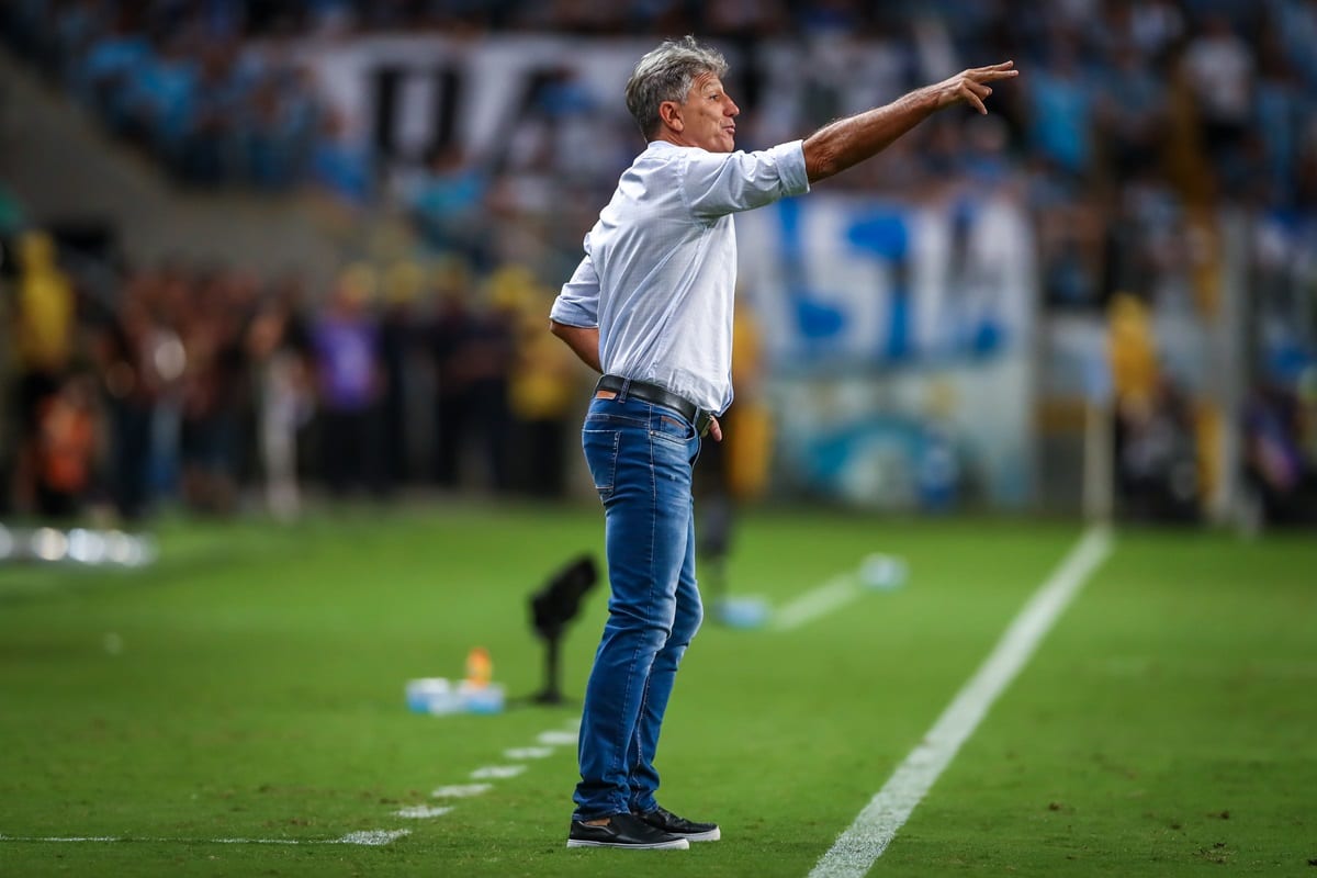 Renato Ga&uacute;cho celebra vit&oacute;ria e afirma: &lsquo;Gre-Nal &eacute; um campeonato a parte&rsquo;