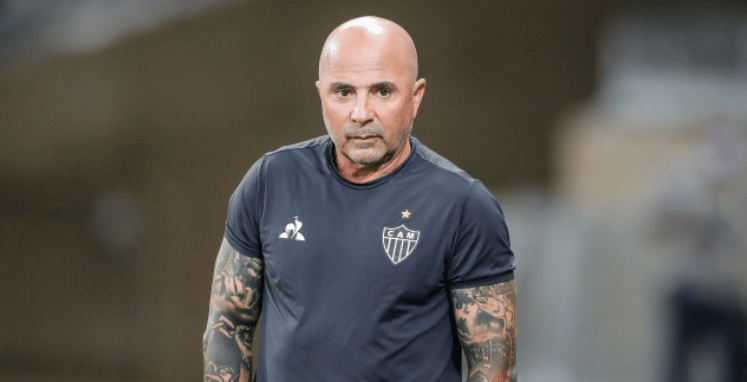 Dirigente de gigante brasileiro elogia Jorge Sampaoli: “Foi muito importante ao Galo”