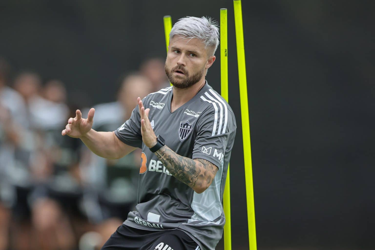 Galo encaminha venda de Sasha a clube do futebol paulista