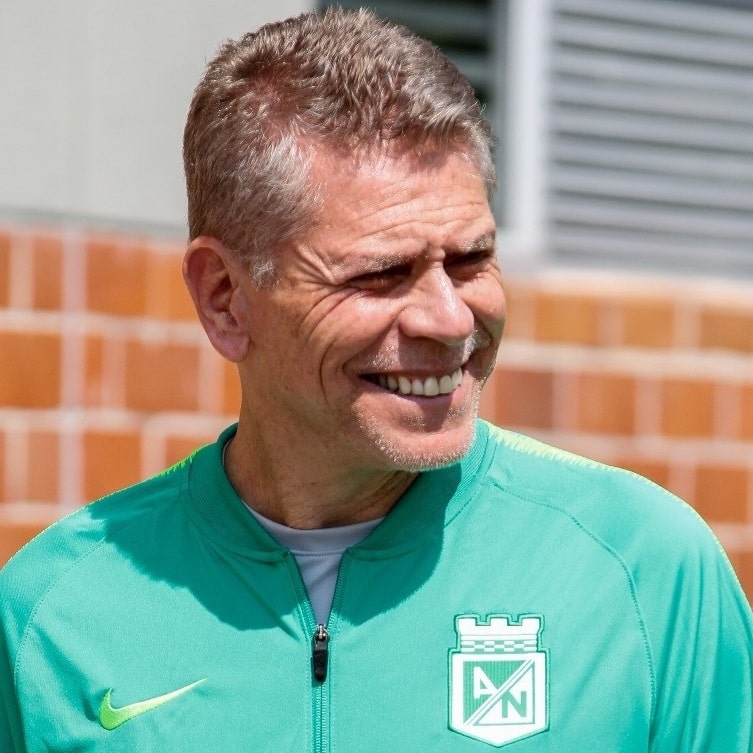 Campe&atilde;o mundial e ex-Corinthians: confira t&eacute;cnicos brasileiros em clubes sul-americanos na Libertadores