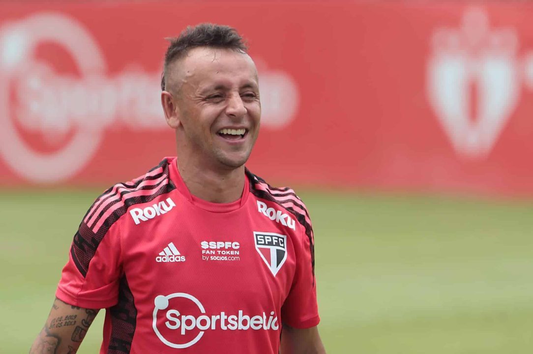 Rafinha fala pela 1ª vez sobre saída do São Paulo