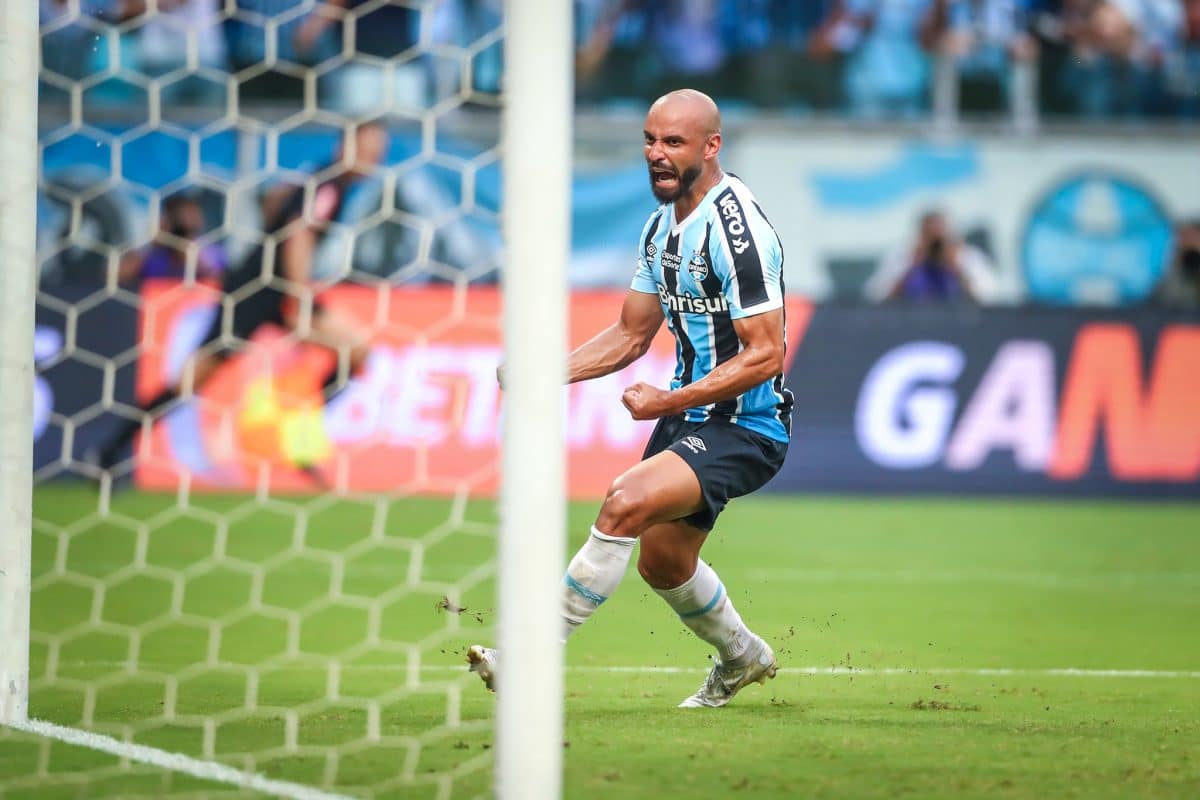 Bahia fecha contratação de meia do Grêmio e ‘xodó’ de Renato Gaúcho