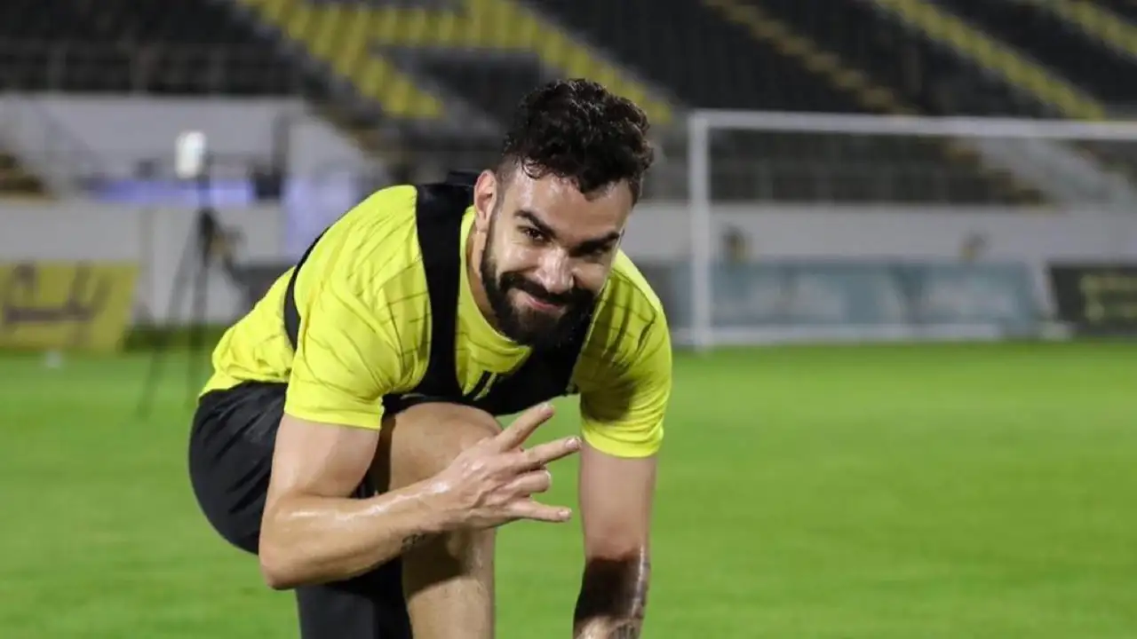 Volante ex-Palmeiras e Corinthians est&aacute; livre para assinar pr&eacute;-contrato