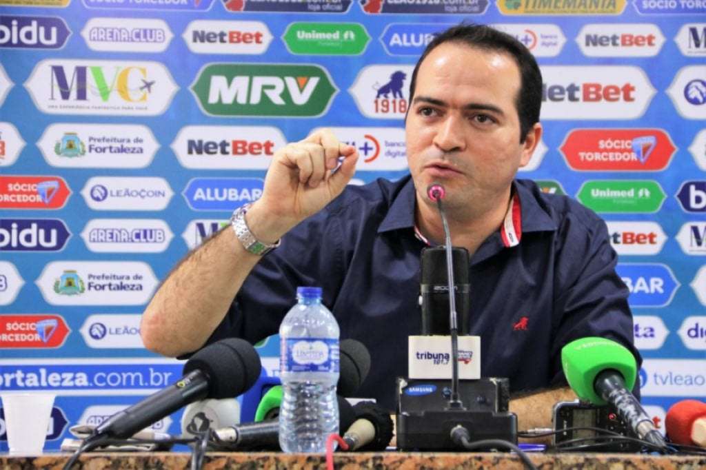 Presidente do Fortaleza d&aacute; veridito sobre Vojvoda no Corinthians; veja