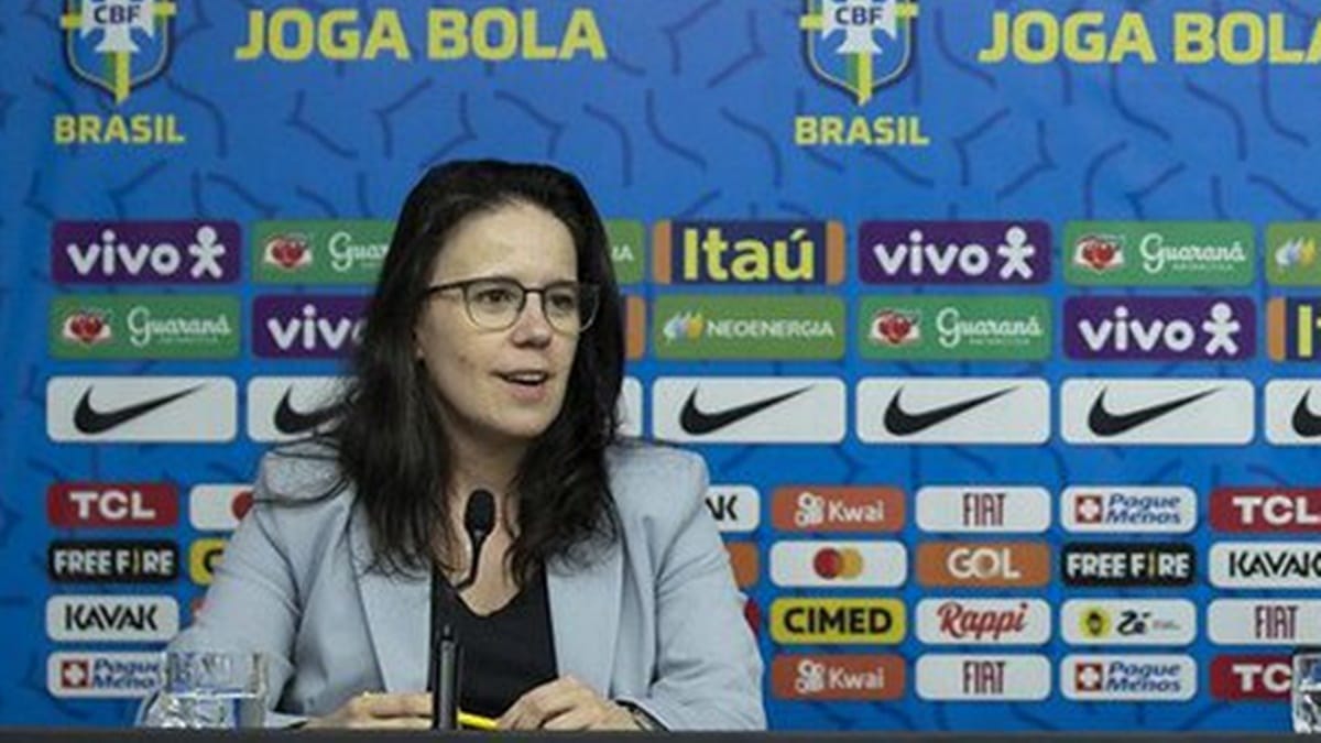 CBF articula com Governo Federal para realizar Copa do Mundo Feminina no Brasil; saiba mais
