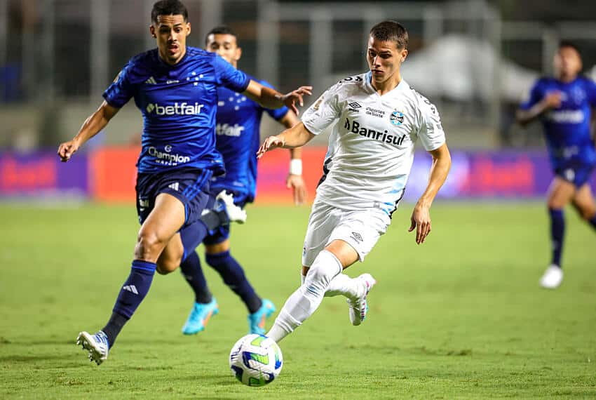 Destaque da base do Gr&ecirc;mio &eacute; observado por grande time da Europa; saiba mais