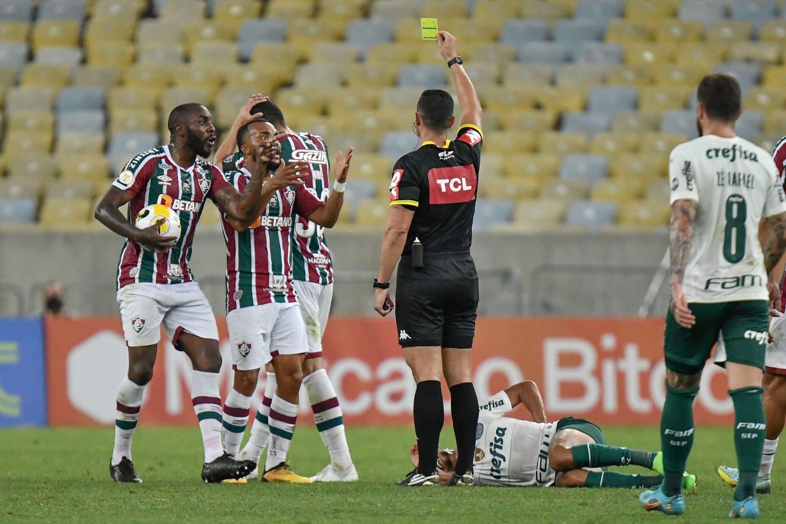 33,3% dos cartões da 1ª rodada do Brasileirão Série A foram por reclamação; confira os números da rodada