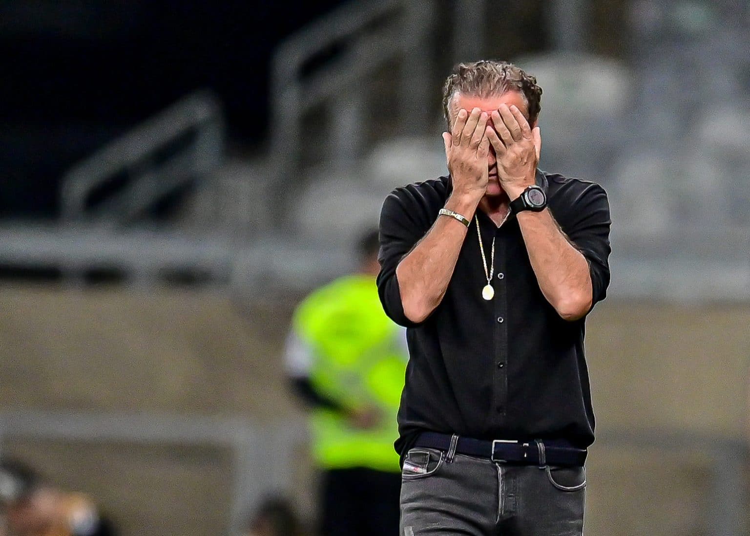 Cuca no Corinthians gera turbul&ecirc;ncia com patrocinador e funcion&aacute;rios; veja