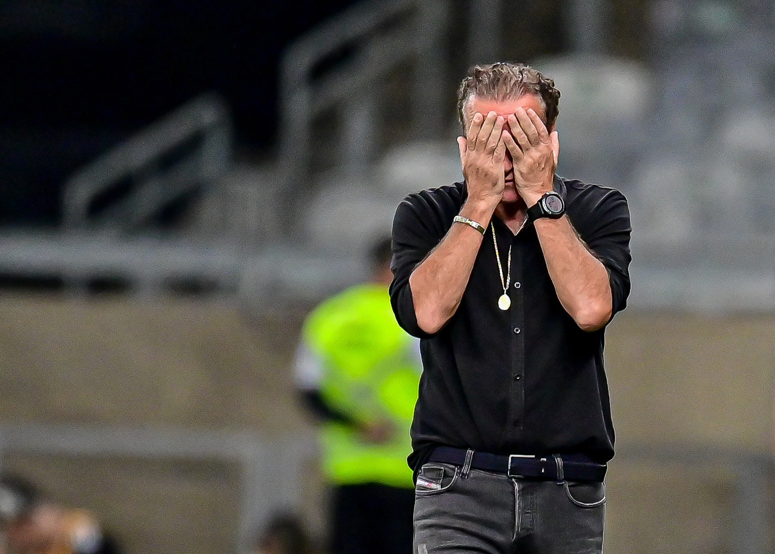 Cuca no Corinthians gera turbul&ecirc;ncia com patrocinador e funcion&aacute;rios; veja