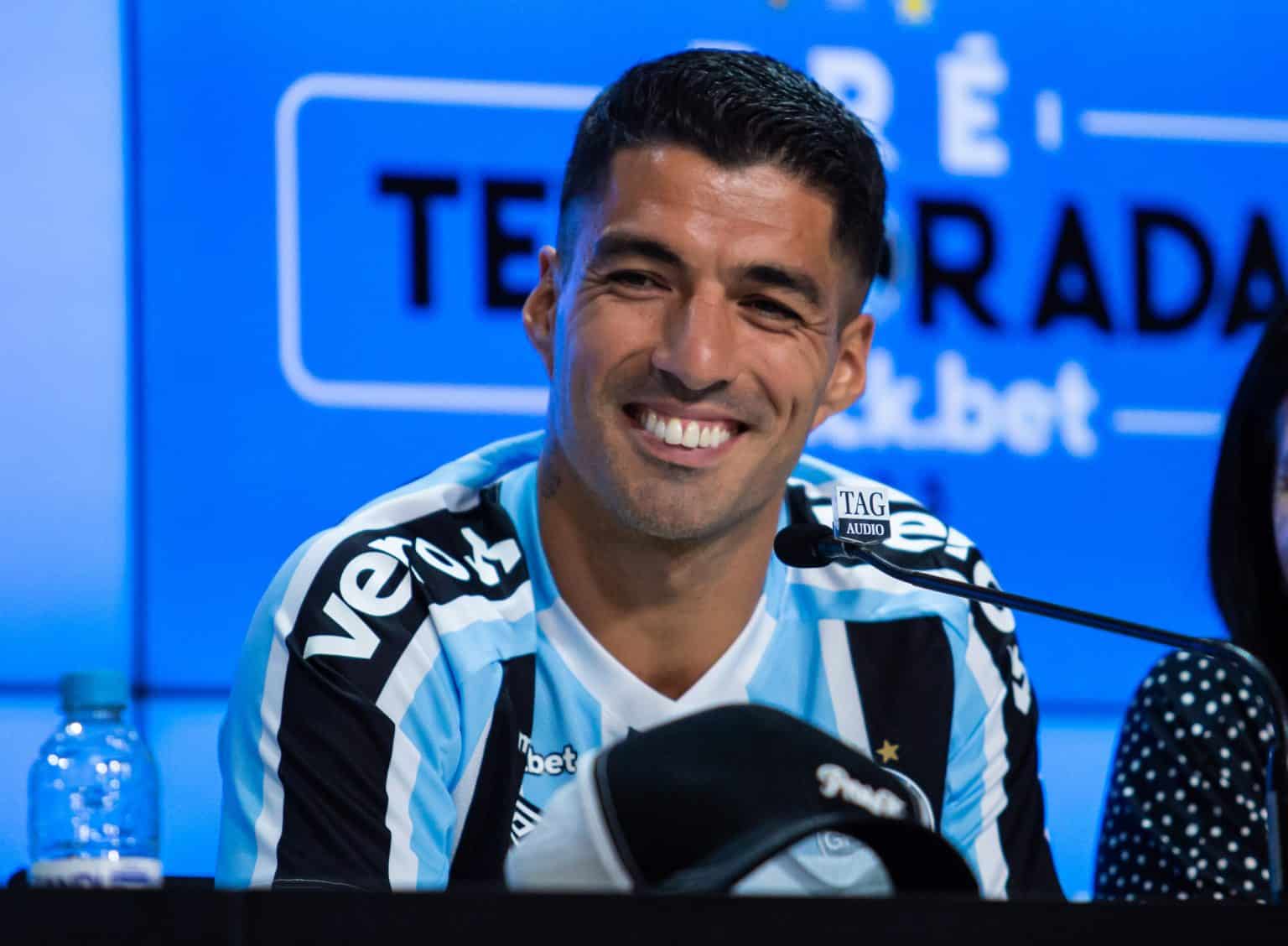 Su&aacute;rez publica foto com craque e agita torcida com poss&iacute;vel refor&ccedil;o; saiba quem