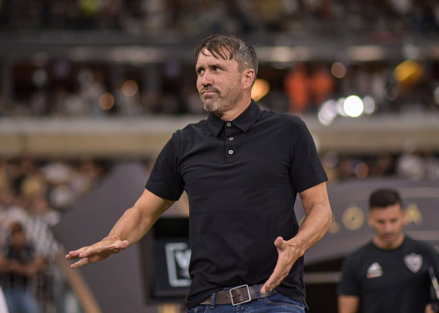 Ap&oacute;s coletiva pol&ecirc;mica, Coudet se re&uacute;ne com diretoria do Atl&eacute;tico-MG e define se fica ou sai