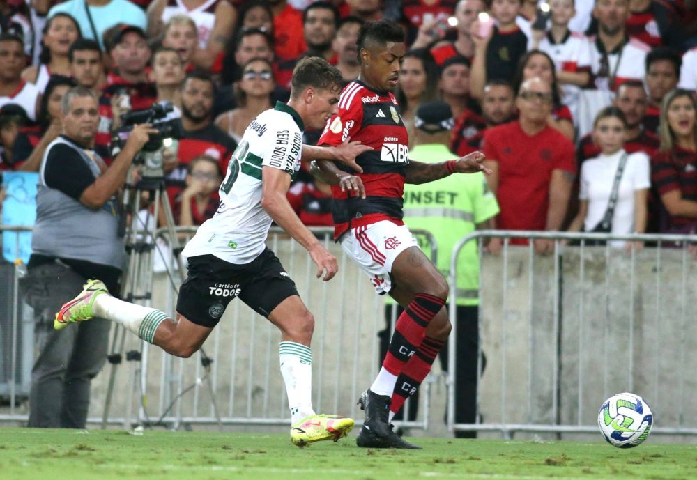 Bruno Henrique revela conversa com Sampaoli antes de acerto do t&eacute;cnico com o Flamengo