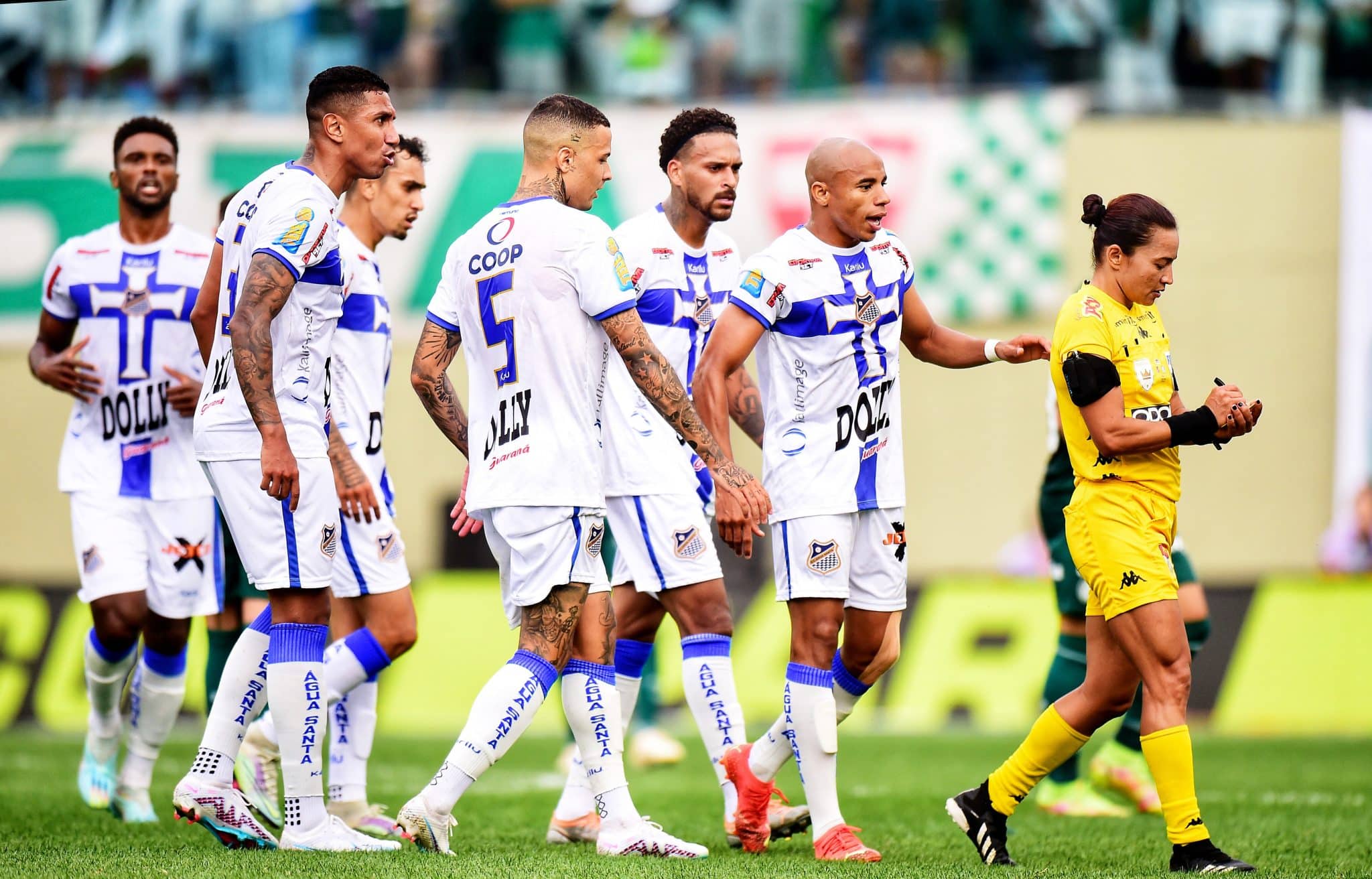 Time desmontado! &Aacute;gua Santa perde mais de 10 jogadores ap&oacute;s final; veja lista