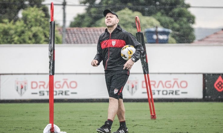 Favoritos aos melhores t&eacute;cnicos do Brasileir&atilde;o S&eacute;rie B 2023
