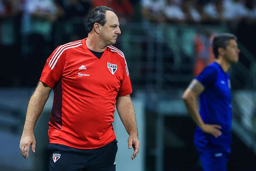 Ex-craque do São Paulo analisa situação de Rogério Ceni na temporada